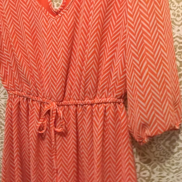BeBop Orange & White Chevron Print V-Neck Elastic Waist 3/4 Sleeveless Dress EUC - Picture 3 of 8